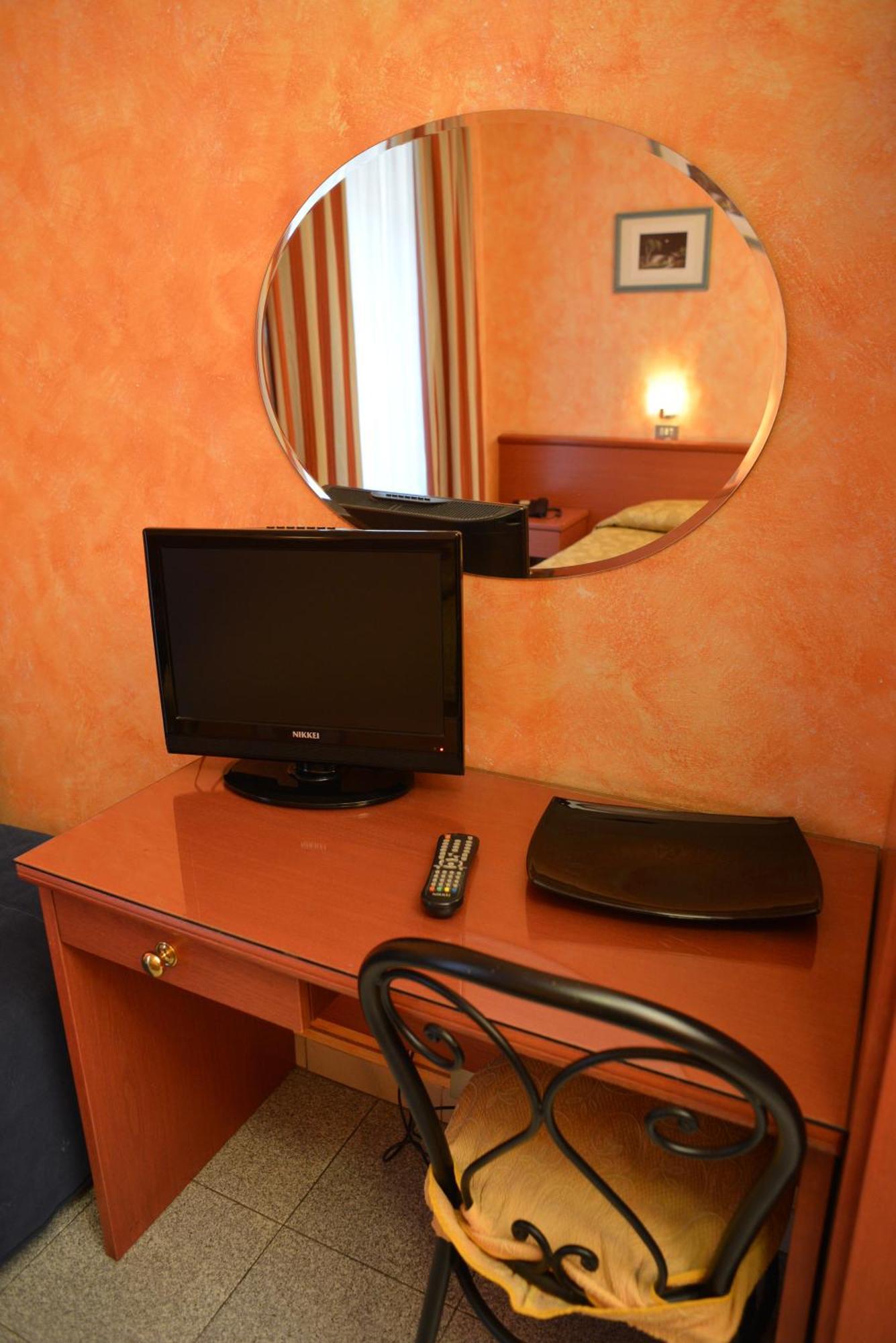 Hotel Aurora Milão Quarto foto